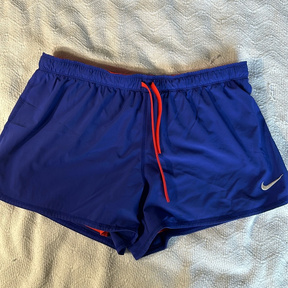 Nike women’s short with build in liner